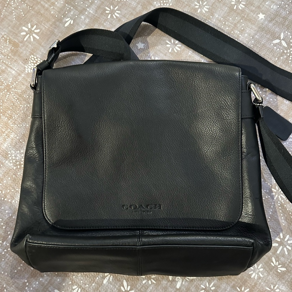 (LIKE NEW) Men’s Coach Messenger Bag
